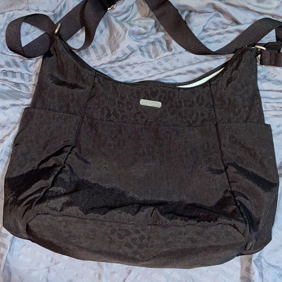 Like new Baggallini Leopard Animal Print Travel Crossbody bag - Picture 11 of 12